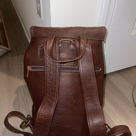 VINTAGE VILLAGE TANNERY LEATHER BACKPACK - Picture 3 of 5